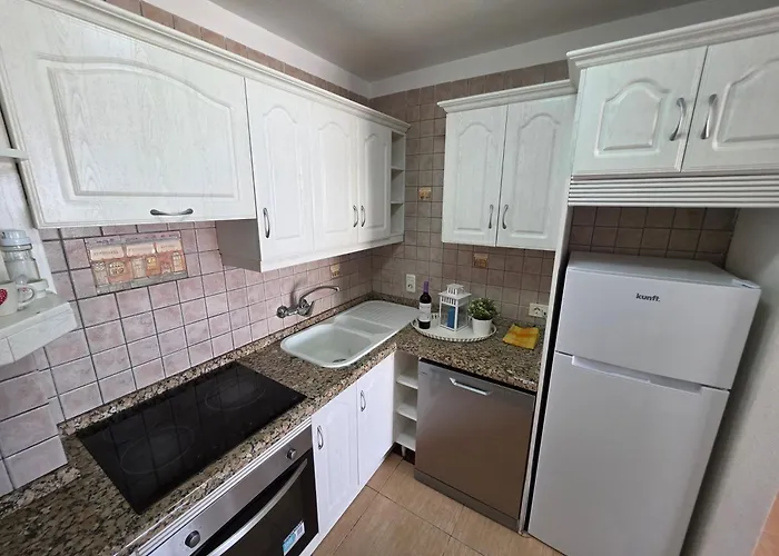 Apartment Jacaranda Close To The Beach, Sea-View, Pool, Wifi, Sat-Tv