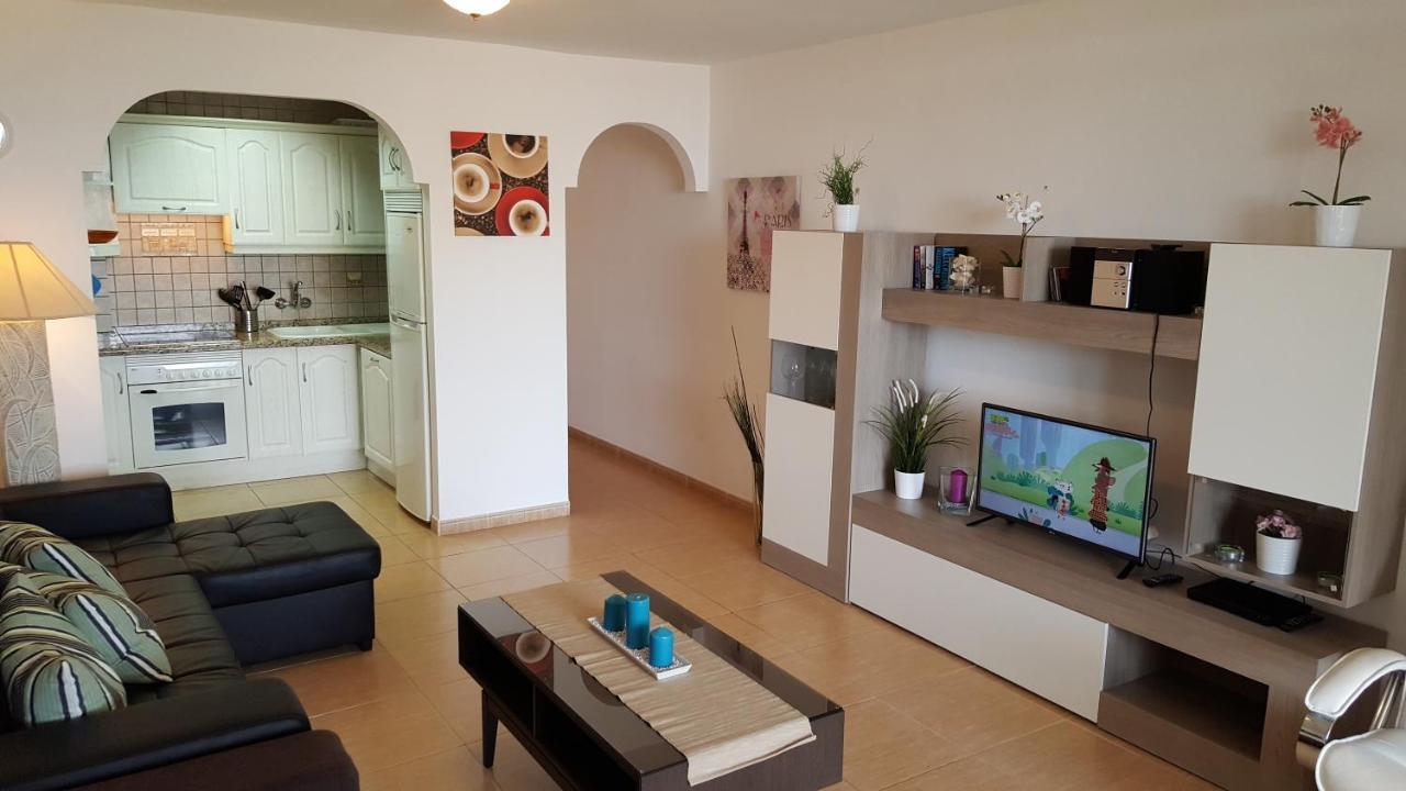 Apartment Jacaranda Close To The Beach, Sea-view, Pool, Wifi, Sat-tv *