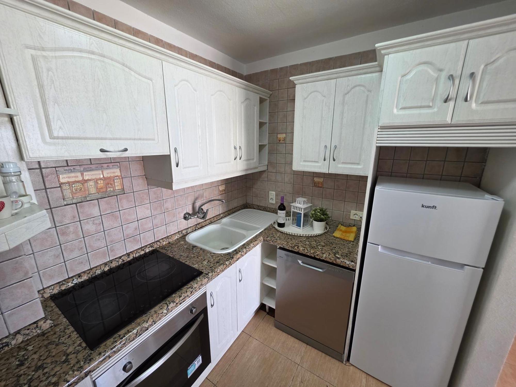 Jacaranda Close To The Beach, Sea-view, Pool, Wifi, Sat-tv * Arona (Tenerife)