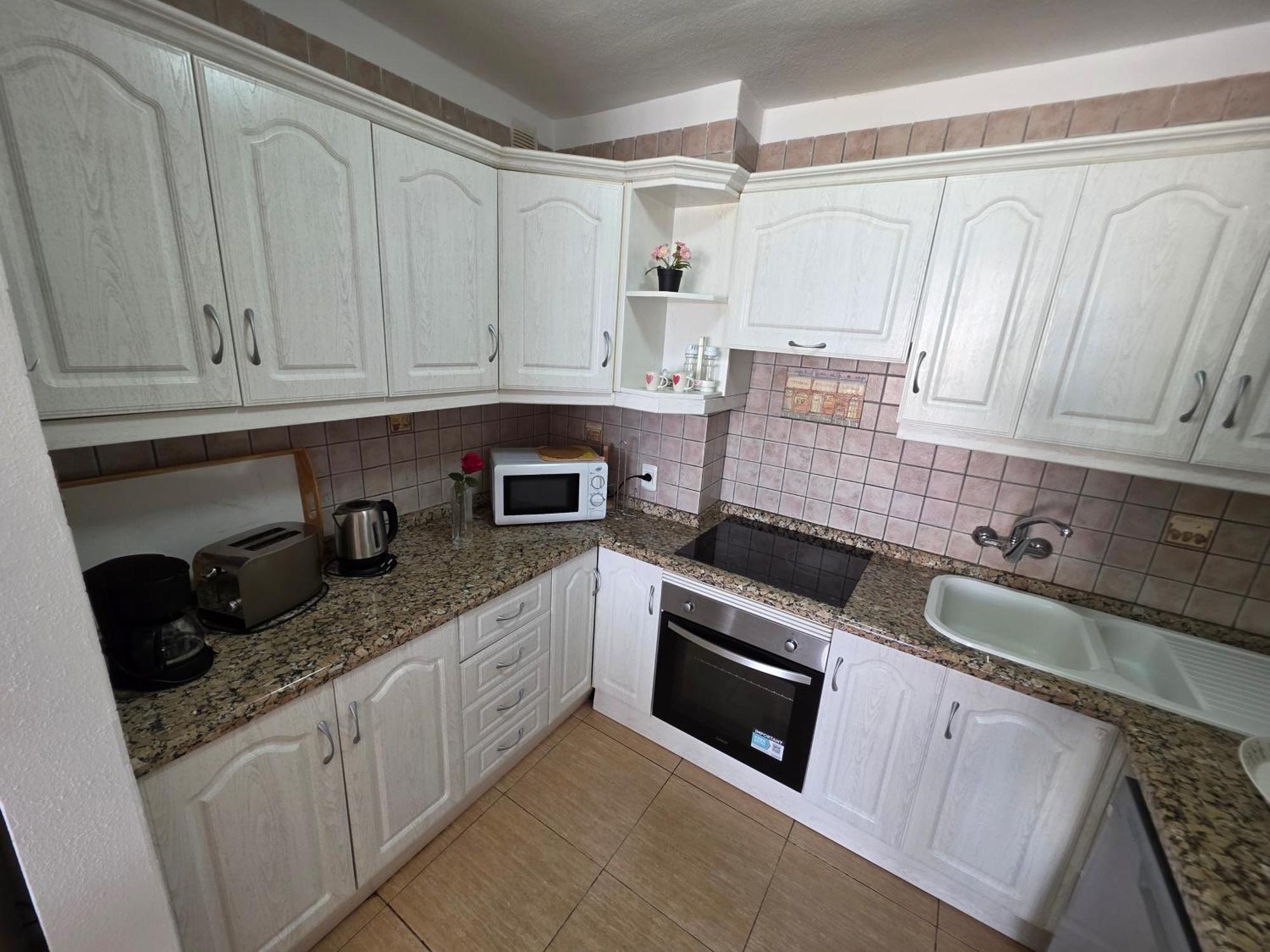 Apartment Jacaranda Close To The Beach, Sea-view, Pool, Wifi, Sat-tv *