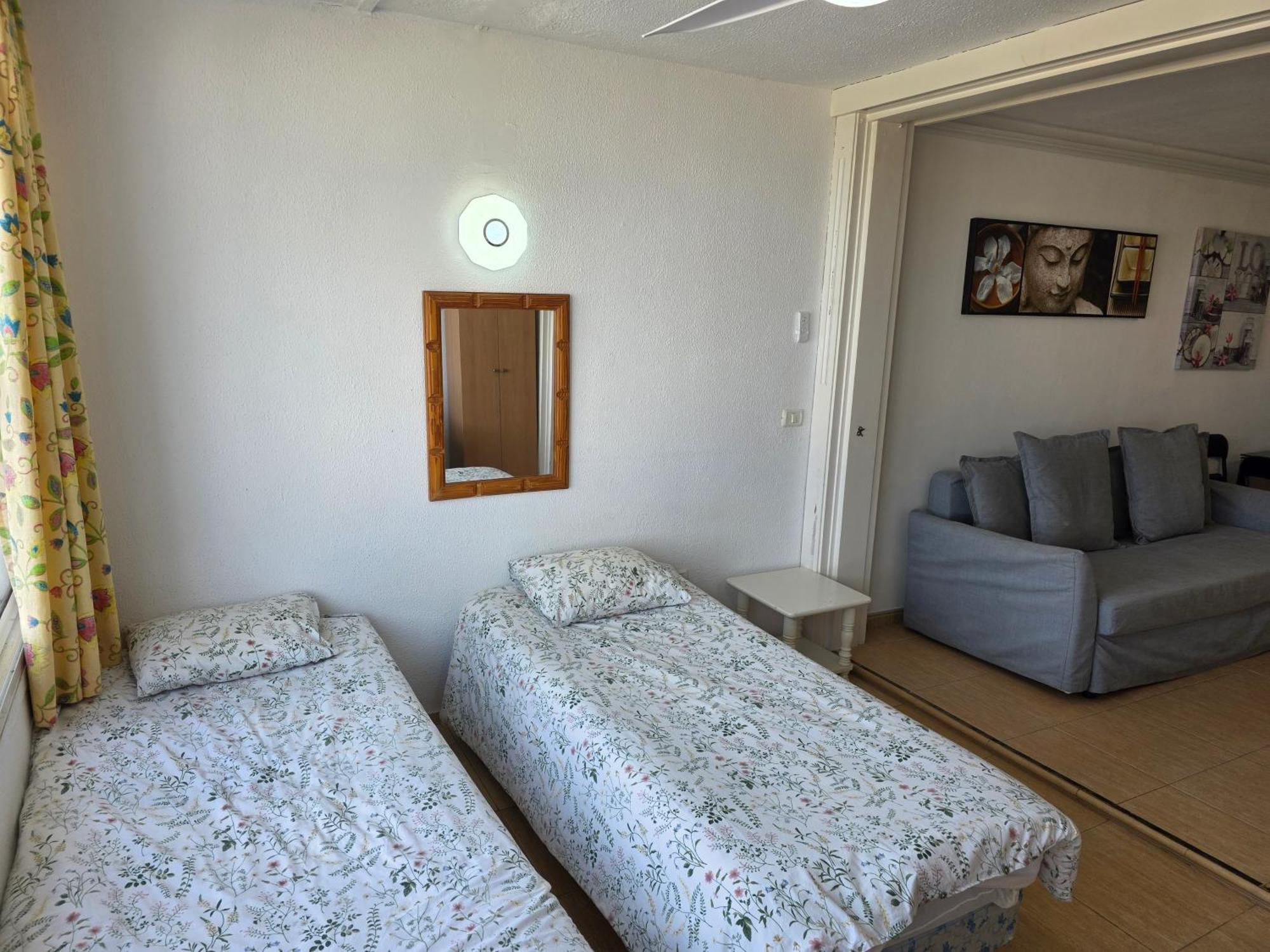Apartment Jacaranda Close To The Beach, Sea-view, Pool, Wifi, Sat-tv Arona (Tenerife)