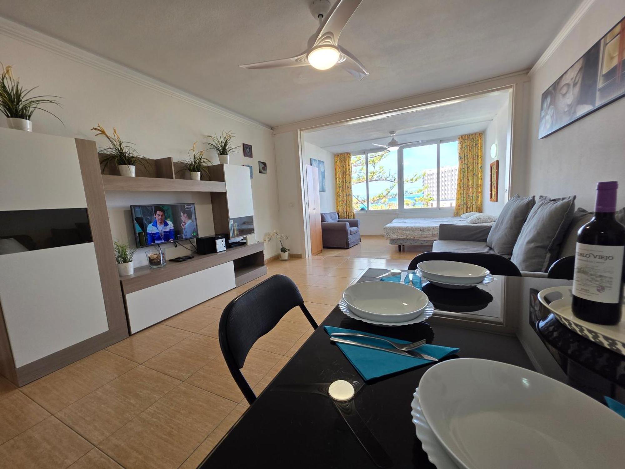 Apartment Jacaranda Close To The Beach, Sea-view, Pool, Wifi, Sat-tv Arona (Tenerife)