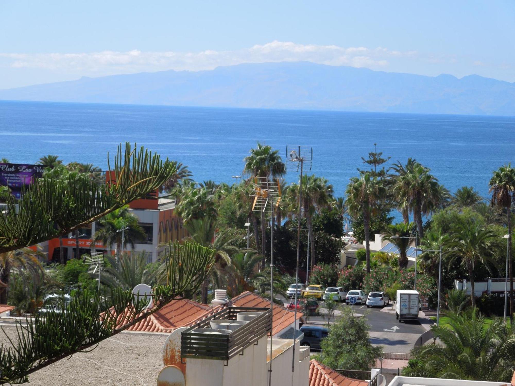 Jacaranda Close To The Beach, Sea-view, Pool, Wifi, Sat-tv *